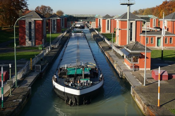 Pourquoi célébrer son mariage sur une péniche à Paris ?
