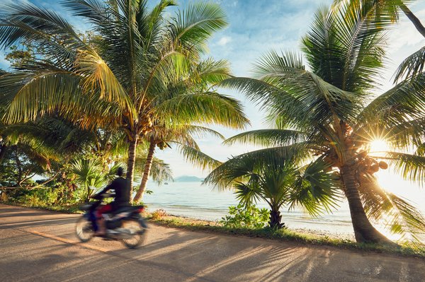 Les paysages côtiers à explorer lors de vos voyages à moto